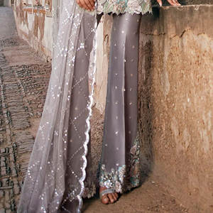 Vente en gros 3 pièces robe de soirée pour femmes à broderie lourde ensemble dames impression Shalwar Kameez costumes dentelle paillettes bouton décorations - Product Image 5