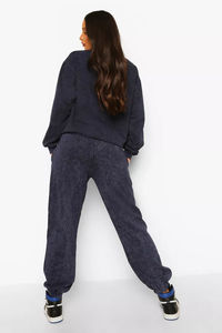 Pullover Crop <b>Sweat</b> Shirt With Stylish Jogger Suit/ Women Two Piece Pakistan Manufacturer <b>Top</b> Quality Women Tracksuits Set - Product Image 3