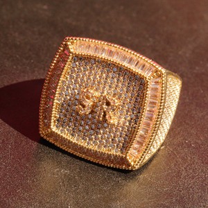 แหวนปาร์ตี้สีทอง18K ของผู้ชาย VVS Moissanite แหวนเพชรชั้นดีเครื่องประดับดีสไตล์ฮิปฮอปได้รับการรับรองคุณภาพระดับพรีเมียม - Product Image 6