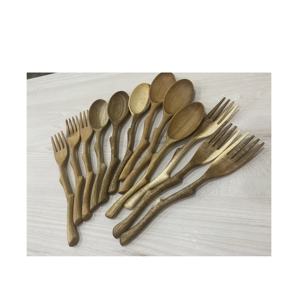 Cuillères en bois sculptées à la main 5cm à 35cm Essentiels de cadeau de mariage vintage pour la fête de la mariée et la décoration de cuisine - Product Image 4