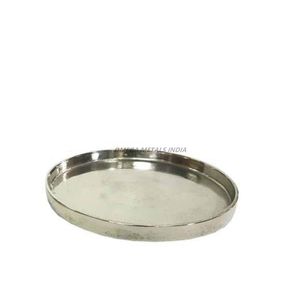 Plateau de service rond argenté élégant avec surface lisse et bords surélevés, parfait pour afficher des apéritifs et améliorer la décoration - Product Image 1