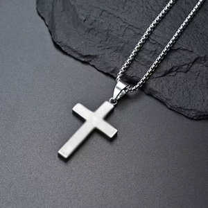 Collier pendentif croix en acier inoxydable pour homme, bijoux simples et élégants avec symbole religieux chrétien - Product Image 5