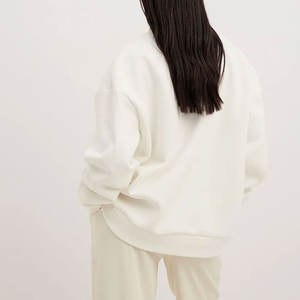 Sweats à capuche surdimensionnés pour femmes Sweats à manches longues Épaule tombante Impression de logo personnalisé Conception à col rond pour la saison d'hiver - Product Image 2