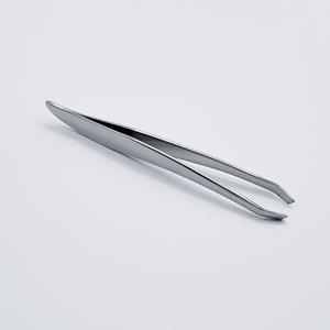 Pinzas para cejas con punta inclinada de acero inoxidable de calidad profesional con acabado pulido Curvo - Product Image 3