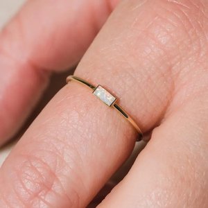 Anillo de ópalo simulado, banda minimalista, Plata de Ley 925, anillo de dedo para mujer, banda de boda, anillo de compromiso, joyería fina - Product Image 6