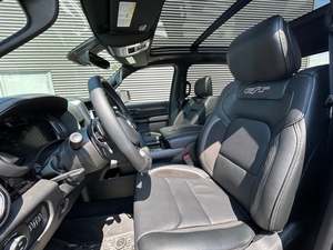 รถกระบะ RAM 1500 Power Crew Cab 4WD ปี 2025 สภาพดีมาก เครื่องยนต์ V8 ขนาด 6.1-8 ลิตร เกียร์อัตโนมัติ เบาะหนัง กล้องมองหลัง 360 องศา - Product Image 4