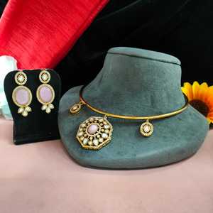 ชุดบานพับหินเพชรแบบอเมริกันพร้อมหินโมนาลิสาชิ้นส่วนหรูหราของเครื่องประดับชุด hasli คู่กับ sarees, lehengas, gowns - Product Image 3