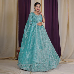 Lehenga Choli de Diseño en Tela Twill con Bordado Intenso |   Vestidos de Novia Indios para Fiestas, Recepciones y Eventos Festivos - Product Image 1