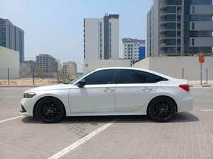 ซีวิค ปี 2023 4.5 ลิตร ซีดาน ขับเคลื่อนสี่ล้อ เกียร์อัตโนมัติ พวงมาลัยซ้าย 400 แรงม้า เครื่องยนต์เบนซินธรรมดา เบาะหนัง ภายในสีเข้ม หลังคาซันรูฟแบบพาโนรามา 360 องศา - Product Image 6