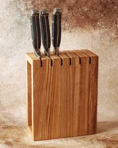 Porte-couteau en bois traditionnel avec fentes pour couteaux et artisanat élégant pour les styles de cuisine classiques et rustiques - Product Image 1