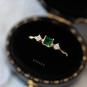 Anillo de oro sólido de 14K con diseño británico hecho a mano, anillo de diseño delicado minimalista, uso diario, anillo de oro, reemplazo de piedras preciosas disponible - Product Image 3