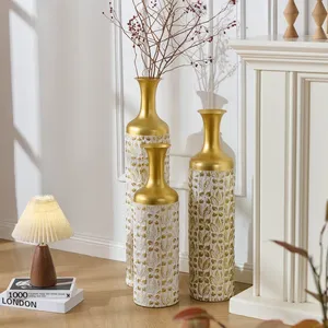 Vase à fleurs de table en fer artisanal de luxe, design côtier, écologique, décoration intérieure tendance, design haut de gamme, intérieurs élégants - Product Image 2