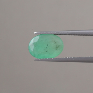 Vente en gros de pierres précieuses émeraude naturelle certifiée IGI, pierre précieuse en vrac, 2,59 carats, forme ovale, 11,5x8,5 mm, vert premium, cirage/entoilage - Product Image 1