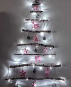 Colaboraciones creativas Artistas y diseñadores en festivales navideños - Product Image 1