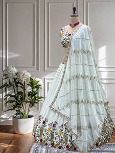 LEHENGA DETAILS FABRICCHINON DE TRAVAIL DE BRODERIE SEQUENCE FIL DE CONCEPTION TRAVAIL INNERCRAP AVEC CANCAN ET TOILE - Product Image 4