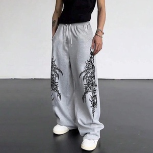 Pantalones deportivos ligeros y transpirables con logotipo personalizado para hombre y mujer, para correr, gimnasio, uso casual, con bolsillos con cremallera. - Product Image 1