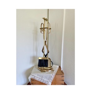 Kit de herramientas de fuego de latón con todos los componentes esenciales y Marco elegante hecho para el centro de mesa de la sala de estar o la elegancia funcional - Product Image 2