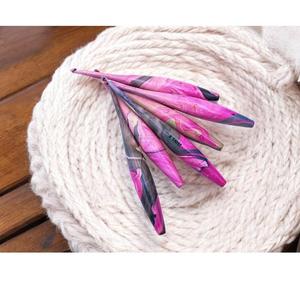 Ensemble d'aiguilles à crochet ergonomiques simples et portables avec résine époxy personnalisée et colorée pour le tricot à la main - Product Image 1