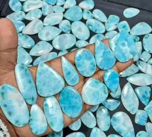 Cabochon de Larimar bleu, pierre précieuse naturelle de Larimar, qualité supérieure, fait à la main et poli pour les bijoux ou comme cadeau pour elle - Product Image 2