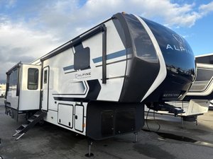 MINT Keystone Alpine Avalanche 390DS 5th Wheel | Doble Suite | RV | Autocaravana | Remolque | Caravana Todoterreno - Product Image 2
