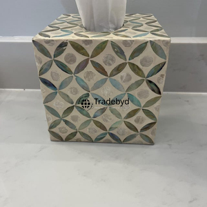 Boîte à mouchoirs en bois sculpté à la main avec motif floral de qualité supérieure pour une décoration intérieure élégante Tradebyd - Product Image 6