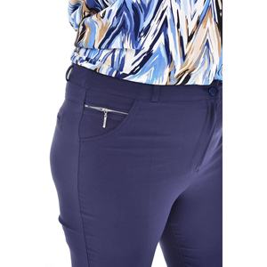 Pantaloni in tessuto Slim Fit neri lunghi 360 ° in Lycra taglie forti da donna - Product Image 2