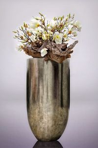 Modern Eco-friendly Designer Metal Flower <b>Vase</b> with Polished Look Perfect for Luxury Home Interiors Hotels & Reception Areas - Product Image 4