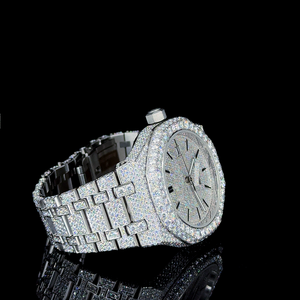 Montre en acier inoxydable de qualité supérieure avec quartz et moissanite sertie de diamants, fabrication élégante, pierres scintillantes pour hommes - à porter pour les soirées - Product Image 6