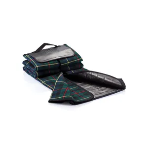 Tapis de pique-nique personnalisé en tartan pour les activités de plein air et les loisirs - Product Image 1