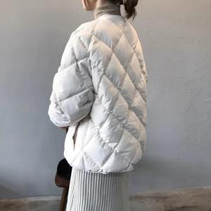 Femmes hiver chaud mi-long mince à capuche fermeture éclair Parkas à manches longues rembourré bouffée veste couleur unie fait peau de mouton coton - Product Image 4