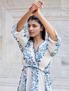 Maxi vestido indio hecho a mano para mujer estilo bohemio estampado Floral suministro ODM Casual escote barco longitud larga Natural sostenible - Product Image 4