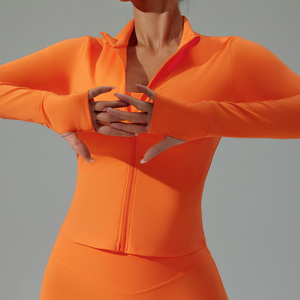 Ropa de gimnasio Logotipo personalizado Frente Transpirable Correr Chaqueta de cremallera de secado rápido Manga larga Ajustado Yoga Fitness para mujer - Product Image 5