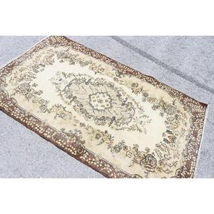 Alfombra Vintage de 3.8x6.5 pies, Alfombra Turca, Alfombra de Lana con Diseño Floral Marrón - Product Image 4