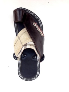 Sandales en cuir pour hommes, pantoufles de style saoudien faites à la main, chaussures arabes, tongs arabes - Product Image 4