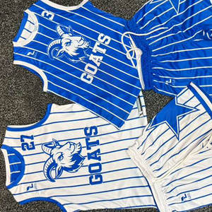 Uniformes de Baloncesto Personalizados al por Mayor, Camiseta y Pantalones Cortos de Baloncesto 100% Poliéster de Malla Gruesa, Logotipos y Tallas Personalizadas, Uniformes de Baloncesto Transpirables - Product Image 3