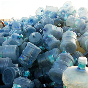 Chatarra de Botellas de Policarbonato PC |   Residuos de Botellas de Agua Recicladas para Moldeo |   Reciclaje de Perfiles de Plástico PC Limpio Resistentes al Desgaste - Product Image 2