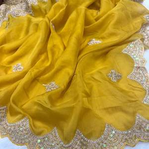 ผ้าส่าหรีผ้าไหมลายแถบนุ่มสำหรับนำเสนอสินค้าส่งออกจากราชวงศ์พร้อมลำดับเสื้อและงานปักลวดลาย - Product Image 6