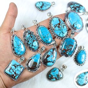 Belle qualité Turquoise Gemstone Pendentif Incroyable Designer Collet Pendentif Bijoux Pendentif Plaqué Argent - Product Image 1