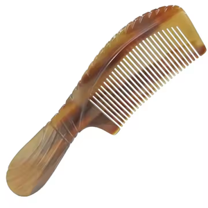 Peigne en corne élégant de 11 cm, artisanal et écologique, en matériaux naturels pour des cheveux sains, avec emballage personnalisé - Product Image 4