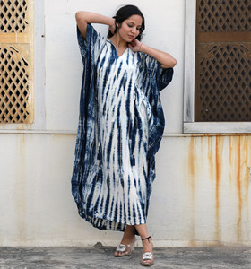 ชุดเดรสยาวทำมือทำจากผ้าเรยอนสำหรับผู้หญิงที่มีน้ำหนักเบาและระบายอากาศได้ดีเหมาะสำหรับชายหาดและรีสอร์ท100% - Product Image 1