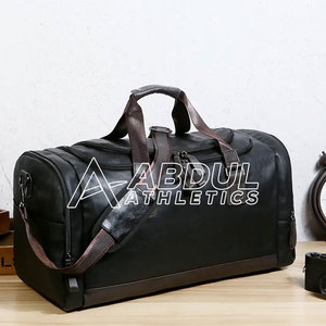 Sac de sport élégant avec bandoulière et plusieurs poches, idéal pour les sports de sport et les voyages - Product Image 3