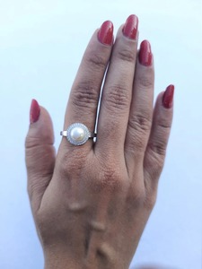 Bague de fiançailles Halo diamant naturel et perle en or massif 14K, bague Halo diamant naturel taillé diamant et perle - Product Image 4