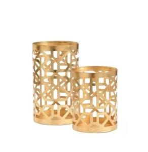 Bougeoir unique en métal, parfait pour la décoration intérieure moderne, fini en or, supports votifs de bougies de luxe - Product Image 1