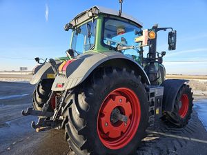 Tractor de Ruedas Fendt 828 Vario Usado, Motor de 230HP, 4WD, para Uso Agrícola, en Venta - Product Image 2