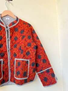 Veste matelassée en coton indien faite à la main avec des poches, veste d'hiver florale, veste kimono en coton imprimé à la main, cadeau pour elle - Product Image 5