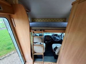 SWIFT SUNTOR 590 RL R.H.D MANUAL 2005, Color Rosa Acero - Product Image 3