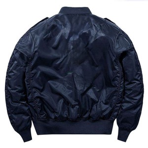 Chaqueta de hombre de calidad superior Tarifa barata ligera Completamente personalizada antiarrugas con insignias Chaquetas de diferentes colores - Product Image 3