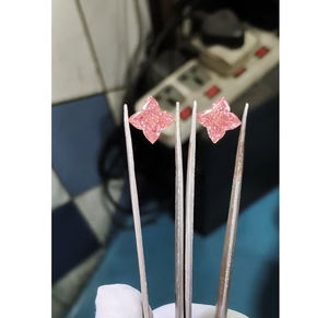 Anillo de Compromiso con Diamante Cultivado en Laboratorio de 5.34ct, Corte Lotus, Rosa Intenso, Claridad VS+, Pulido EX, Dureza 10/10, D Gleam Jewels India - Product Image 1