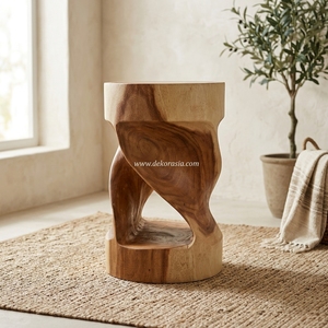 Taburete de Madera de Suar Hecho a Mano de Primera Calidad con Forma Única para Muebles de Madera de Sala de Estar - Product Image 5