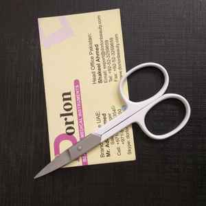 Tijeras Profesionales para Cejas de Acero Inoxidable, Hoja Afilada y Segura, con Logotipo Personalizado, las Mejores Tijeras de Belleza para Recortar Cejas - Product Image 6